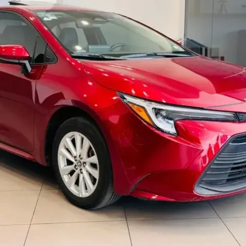 Toyota Corolla Sedán Rojo - Excelente Estado