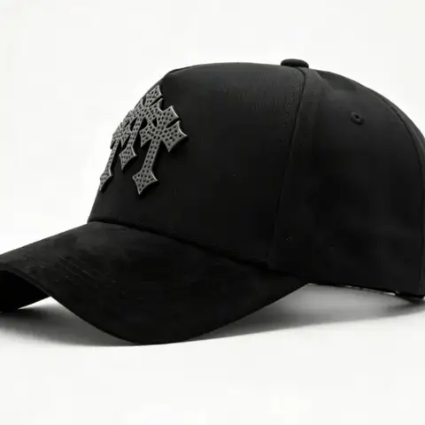 Gorra Negra con Logo Bordado en Gris Estilo Baseball